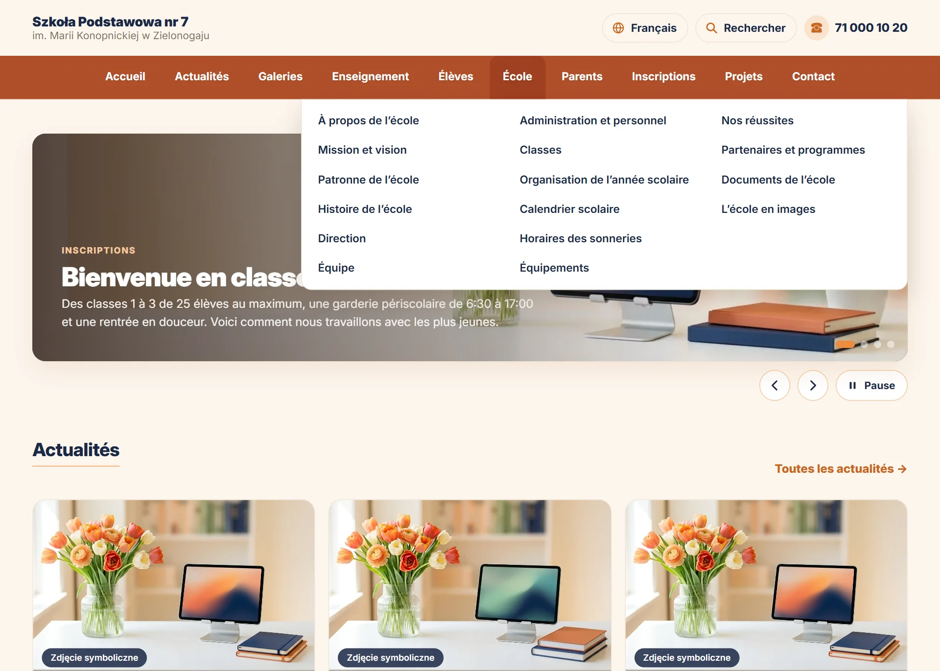 Rozwinięte menu „École” w wersji francuskiej — widok dla odwiedzających